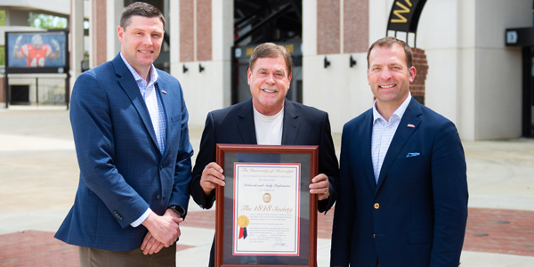 PLANNED GIFT ESTABLISHES UNRESTRICTED SCHOLARSHIP